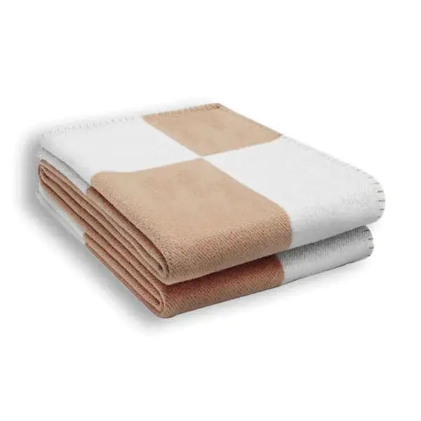 Luxury H Blanket & Pillows Set