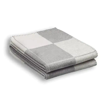 Luxury H Blanket & Pillows Set